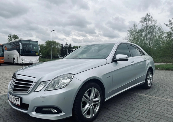 Mercedes-Benz Klasa E cena 49900 przebieg: 175000, rok produkcji 2009 z Poznań małe 596